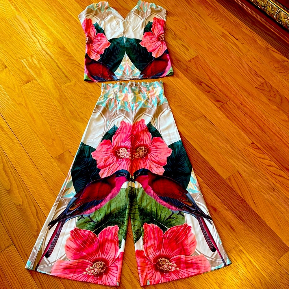 TROPICAL PANTS SUIT-SIZE SMALL